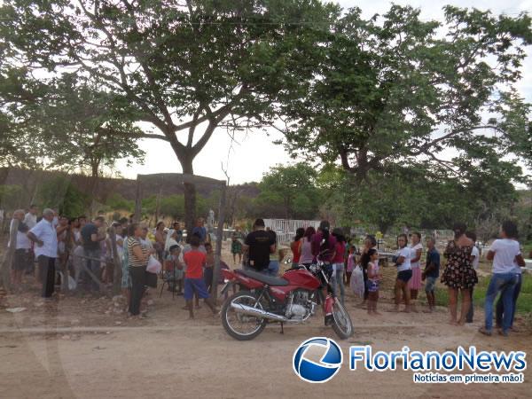 Dia de Finados é marcado por visitas e missas nos principais cemitérios de Floriano.(Imagem:FlorianoNews)