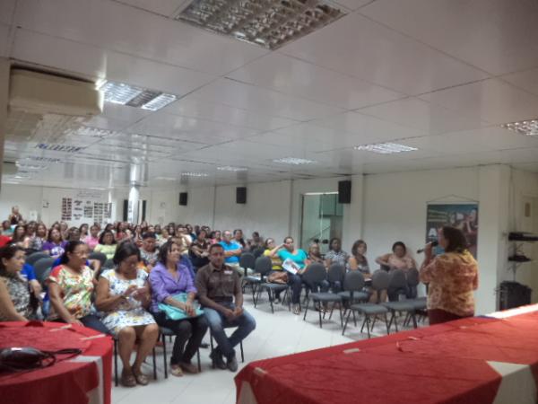 Professores da rede estadual e municipal participam de capacitação do SINTE-PI.(Imagem:FlorianoNews)