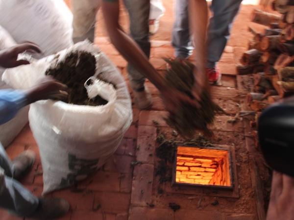 Foram incineradas cerca de 5 toneladas de maconha.(Imagem:Ellyo Teixeira/G1)