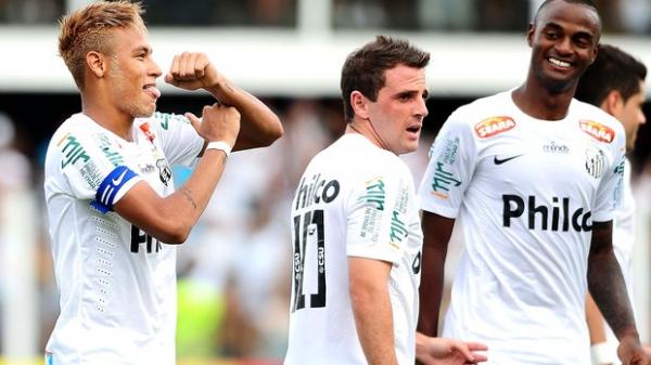 Neymar comemora seu gol sobre o São Paulo.(Imagem:Marcos Ribolli / Globoesporte.com)