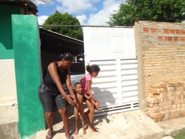 Papai Noel faz a alegria da criançada em Floriano.(Imagem:FlorianoNews)