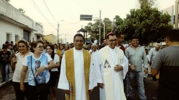 Procissão náutica leva imagem de São Pedro de Alcântara pelas águas do Rio Parnaíba.(Imagem:FlorianoNews)