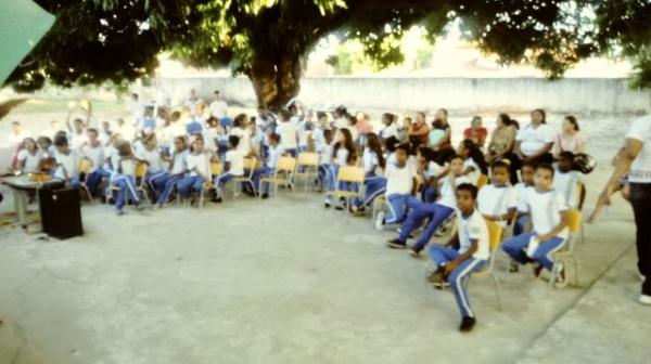 Escola Antônio Waquim promove caminhada educativa em prol da família.(Imagem:FlorianoNews)