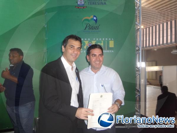 Prefeitura Municipal de Floriano recebe máquina agrícola do PAC 2(Imagem:FlorianoNews)