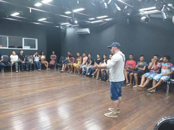 Brincantes realizam 1º aula da Oficina de Formação para atores de teatro e cinema(Imagem:Ascom Brincantes)