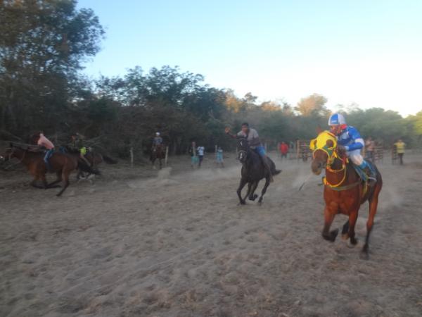 Festa dos vaqueiros é comemorada com corrida de cavalos em Nazaré.(Imagem:FlorianoNews)