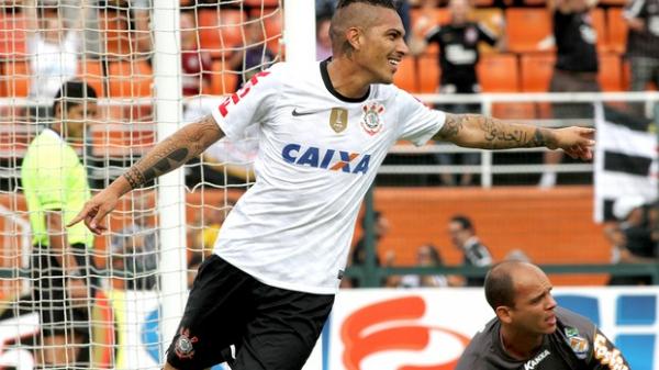 Guerrero comemora um de seus gols contra o Oeste de Itápolis.(Imagem:Ag. Estado)