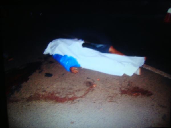 Acidente entre moto e caçamba deixa uma pessoa morta em Floriano.(Imagem:Reprodução/jc24horas)