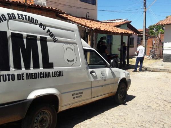 Homem é encontrado morto dentro de casa após ser espancado na rua.(Imagem:Daline Barbosa/TV Clube)