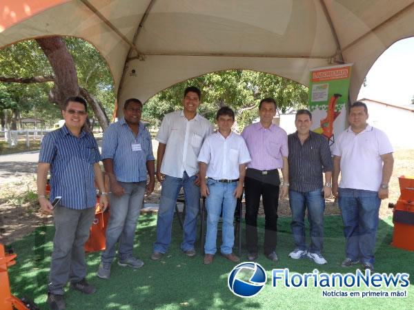 Prefeito Gilberto Júnior visita atividades da 44ª Feira Agropecuária.(Imagem:FlorianoNews)