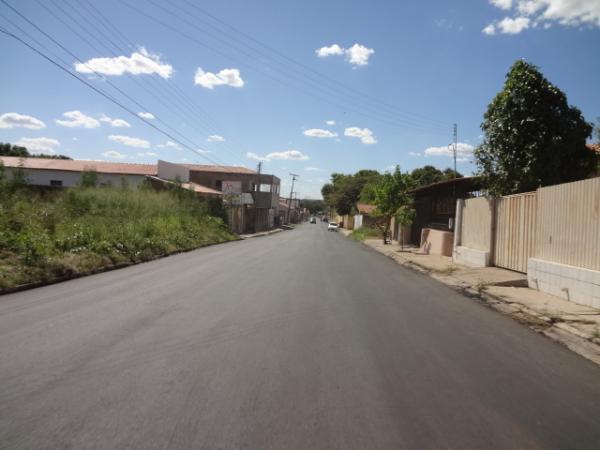 Concluída pavimentação asfáltica da Rua Padre Uchôa.(Imagem:FlorianoNews)