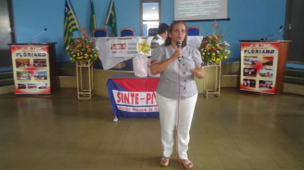 Léa Almeida - presidente do SINTE-PI de Floriano(Imagem:FlorianoNews)