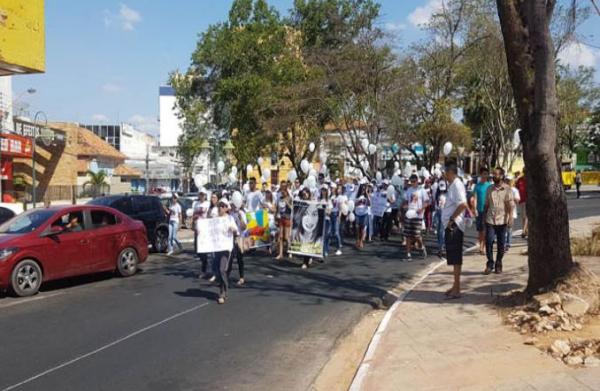 Famílias fazem protesto(Imagem:Cidadeverde.com)