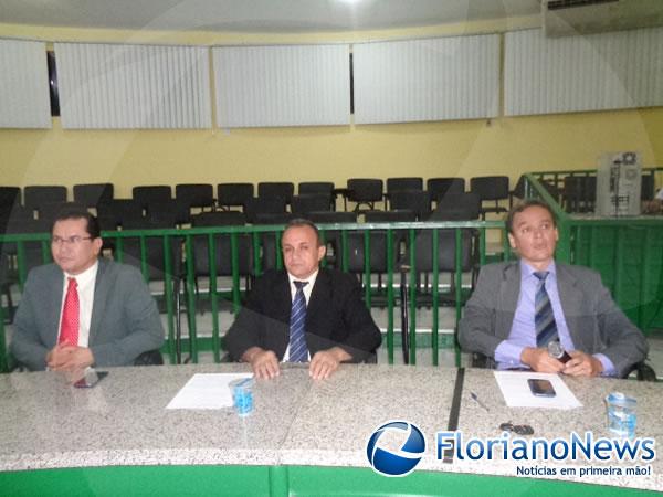 Sessão Ordinária discute retirada de serviços odontológicos do HRTN.(Imagem:FlorianoNews)