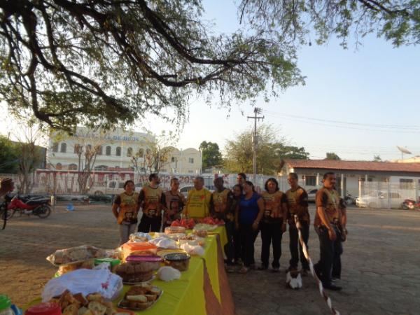 Fieis participam da abertura dos festejos em honra a São Francisco de Assis.(Imagem:FlorianoNews)