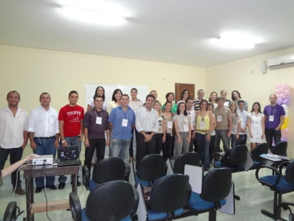 Dentistas participaram de curso de Odontologia Estética em Floriano.(Imagem:FlorianoNews)