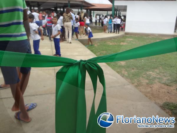  São Francisco do Piauí inaugura escola modelo com presença de autoridades.(Imagem:FlorianoNews)