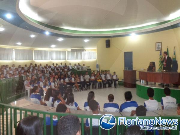 Osvaldo da Costa e Silva promove palestra sobre valores.(Imagem:FlorianoNews)