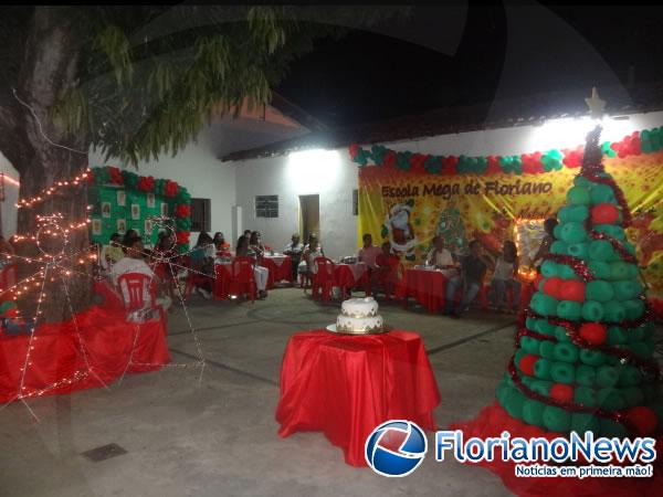 Alunos da Escola Mega de Floriano festejaram formatura da 8ª série.(Imagem:FlorianoNews)