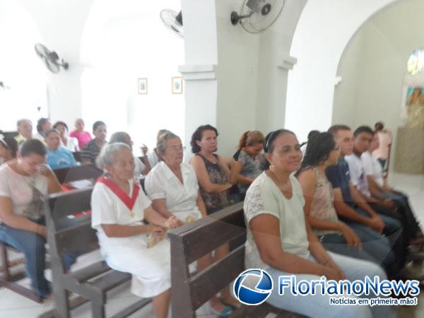 Católicos celebram Corpus Christi com missa e procissão.(Imagem:FlorianoNews)