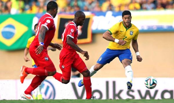 Com um bonito e preciso arremate, Hulk deixou o dele contra os panamenhos.(Imagem:Heuler Andrey / Mowa Press)