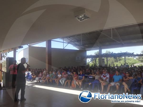 Amauri Jucá se apresentou na segunda edição do Projeto SESC Riso em Floriano.(Imagem:FlorianoNews)