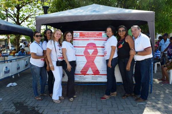 CTA realiza ação para lembrar o Dia Mundial de Luta contra a AIDS.(Imagem:FlorianoNews)