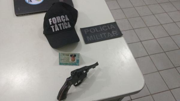Arma achada com o suspeito(Imagem:Divulgação/PM)