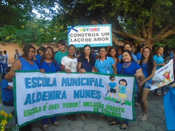 Educação promove caminhada e chama atenção para o autismo em Floriano.(Imagem:FlorianoNews)