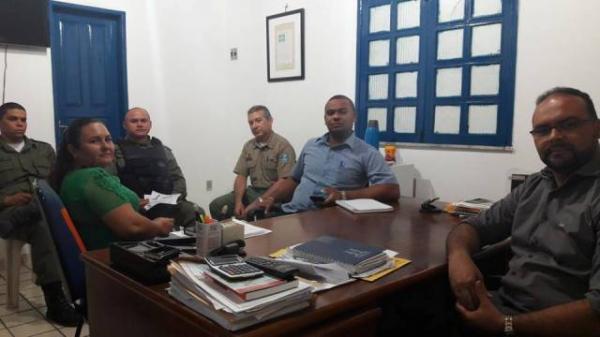 Reunião entre secretário de Educação e policiais define ações do Proerd em Floriano.(Imagem:SECOM)