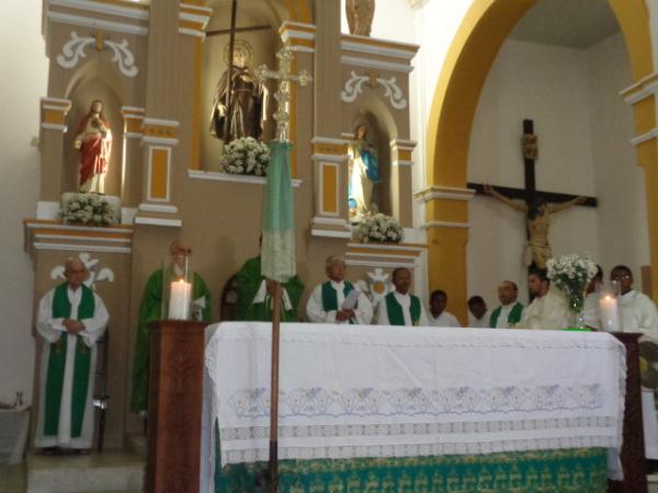 Fieis participam da última missa de Dom Valdemir na Catedral São Pedro de Alcântara.(Imagem:FlorianoNews)