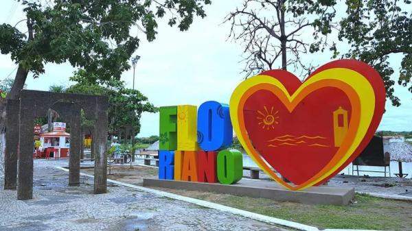 Letreiro turístico é a nova atração no Cais de Floriano.(Imagem:Divulgação)