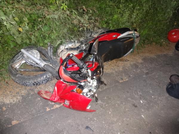 Acidente envolvendo motocicleta e caminhonete deixa uma vítima fatal e dois feridos em Floriano(Imagem:FlorianoNews)