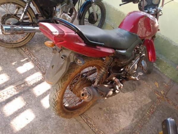 PM recupera motocicleta roubada em Floriano.(Imagem:FlorianoNews)