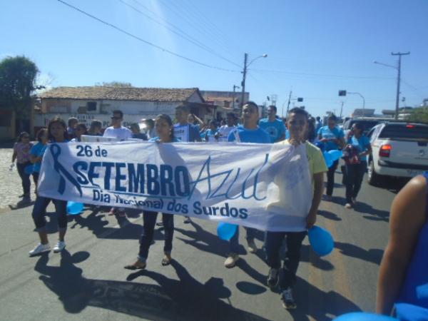 Dia Nacional da Luta de Pessoas com Surdez é celebrado com caminhada em Floriano.(Imagem:FlorianoNews)