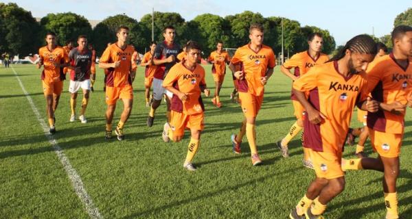 Elenco tricolor no primeiro treino após reapresentação para Série D do Campeonato Brasileiro.(Imagem: Emanuele Madeira)