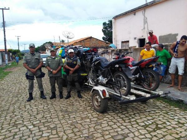 Motos recuperadas em Francisco Ayres são produtos de roubos em Floriano e Barão de Grajaú.(Imagem:3° BPM)