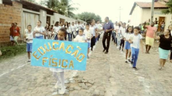 Escola Municipal Socorro Coelho realiza desfile cívico em alusão ao 7 de Setembro.(Imagem:FlorianoNews)