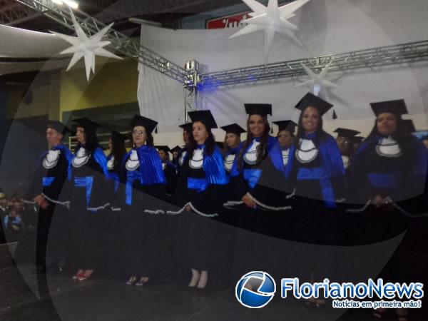 Colação de Grau e Baile de Formatura da turma de Pedagogia do ISESJT.(Imagem:FlorianoNews)