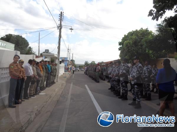 3º BPM realiza solenidade de entrega de uniformes dos alunos do CFSd 2015.(Imagem:FlorianoNews)