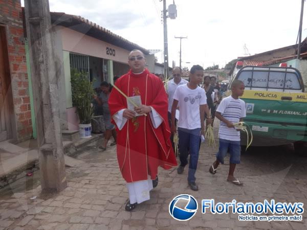 Procissões e missas marcaram o Domingo de Ramos em Floriano.(Imagem:FlorianoNews)