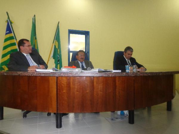  Everaldo Elvas reassume cadeira na Câmara e participa de Sessão Ordinária.(Imagem:FlorianoNews)