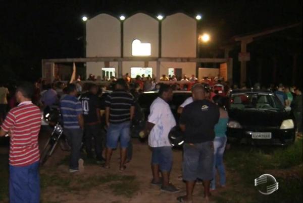 Velório do PM morto é marcado por comoção de familiares e amigos.(Imagem:Cidadeverde.com)