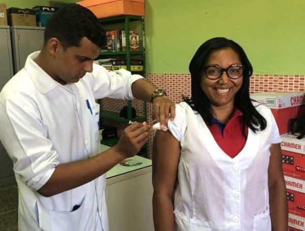 Acadêmicos da FAESF realizam atualização vacinal na Escola Pequeno Príncipe.(Imagem:FAESF)