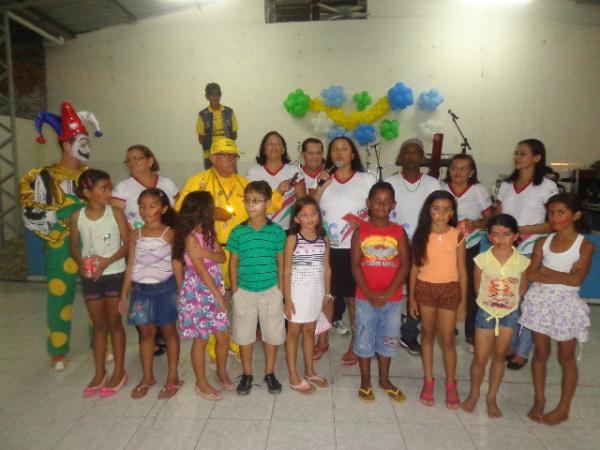 Apresentações Folclóricas abrilhantaram o aniversário do Repórter Amarelinho.(Imagem:FlorianoNews)