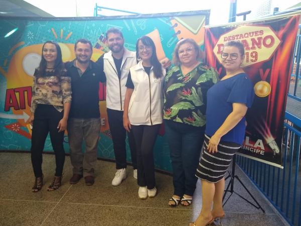 Hoje, terça-feira, dia 10 de dezembro, a Escola Pequeno Príncipe recebeu a visita dos consultores Roniel e Roberta da CREARE. A visita teve como objetivo a implantação da robótica (Imagem:Divulgação)