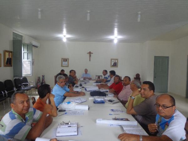 Diocese de Floriano promoveu reunião geral do clero.(Imagem:FlorianoNews)