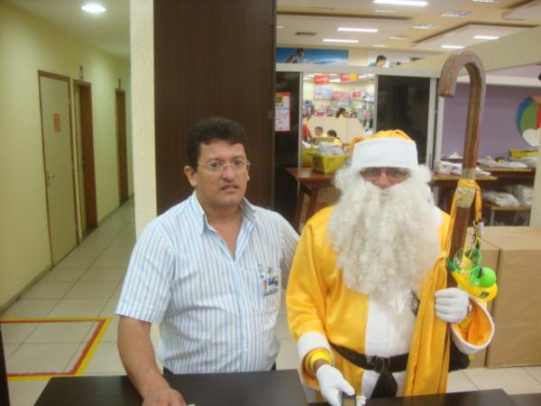 Papai Noel Amarelo(Imagem:redação)