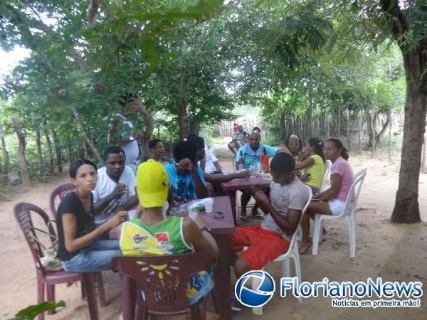 Atores da ?Paixão de Cristo? participaram de almoço na localidade Morrinhos.(Imagem:FlorianoNews)