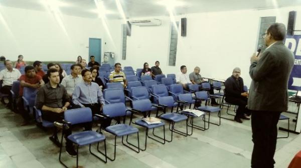 CDL de Floriano sedia encontro sobre Semana do Microempreendedor Individual.(Imagem:FlorianoNews)